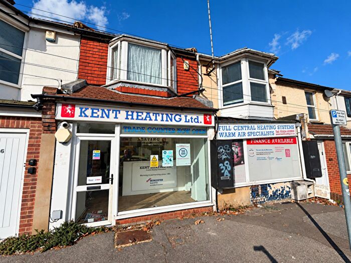2 Bedroom Block Of Apartments For Sale In GIllingham Road, Gillingham, ME7