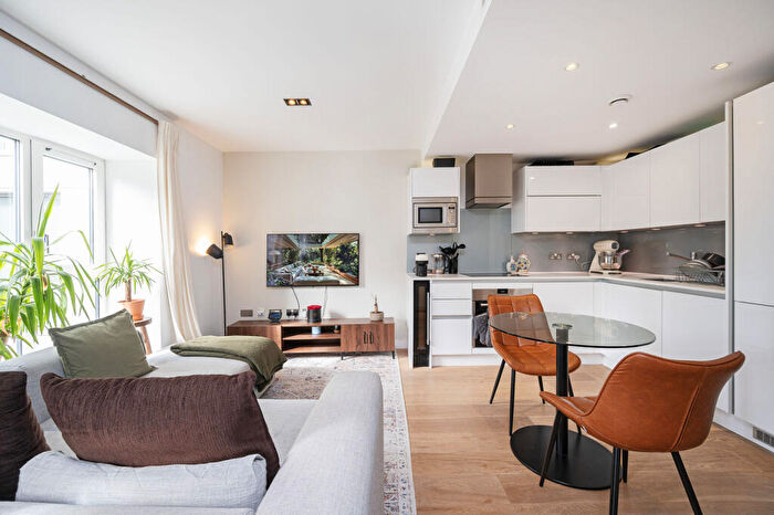 Studio To Rent In Courtyard Apartments, Avantgarde Place, Shoreditch, London, E1