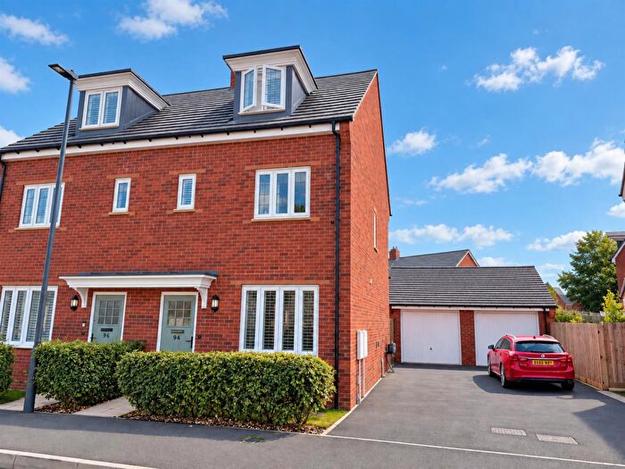 3 Bedroom Semi-Detached House For Sale In Mayors Drive, Alcester, B49
