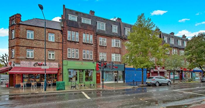 2 Bedroom Flat For Sale In Sidmouth Road, London, NW2