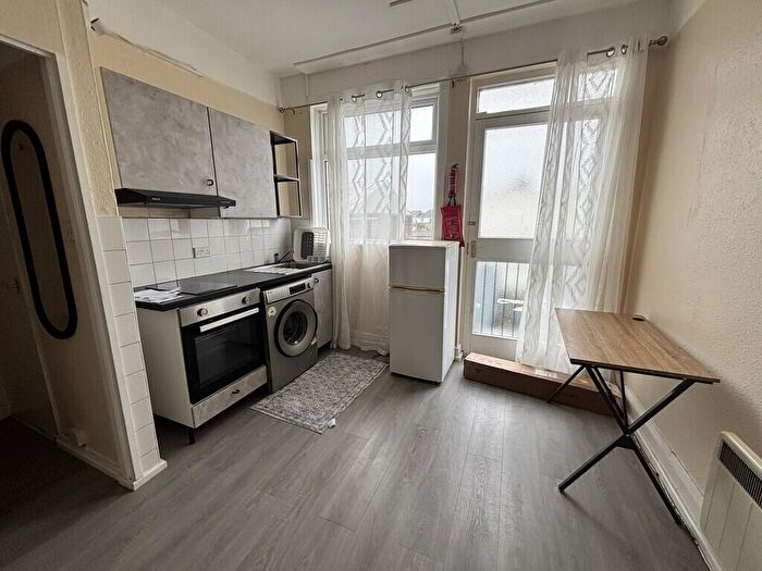 Studio To Rent In Shirley Road, Southampton, SO15