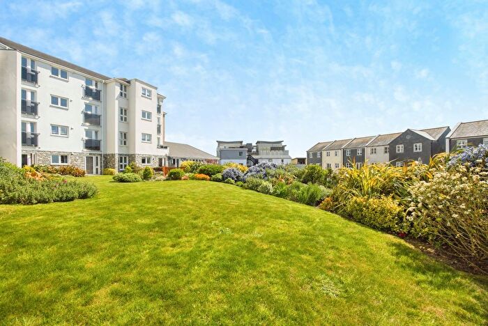 1 Bedroom Flat For Sale In Narrowcliff, Newquay, Cornwall, TR7