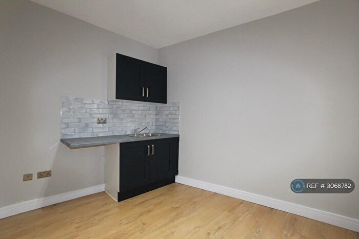Studio To Rent In Trundleys Road, London, SE8