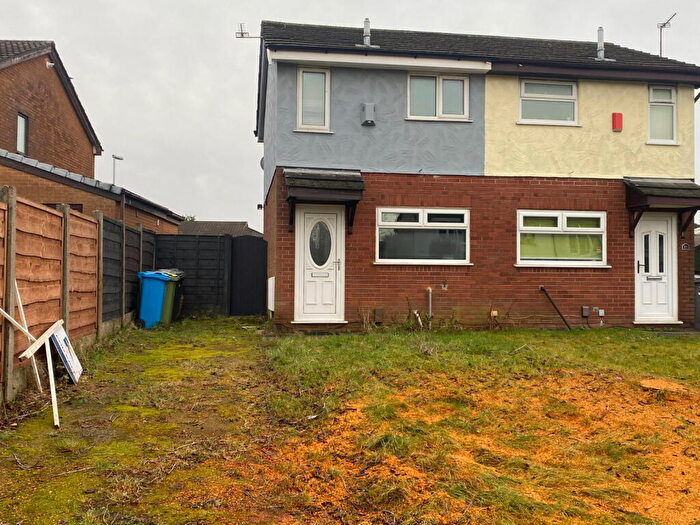 2 Bedroom Semi-Detached House For Sale In Ravenwood, Chadderton, OL9