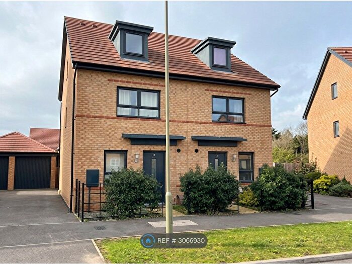 4 Bedroom Semi-Detached House To Rent In Baileys Crescent, Abingdon, OX14