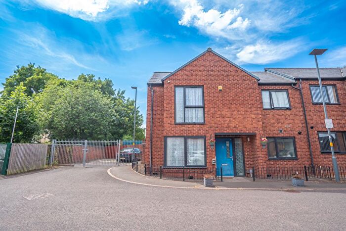 3 Bedroom Semi-Detached House For Sale In Invention Avenue, Handsworth, Birmingham, B21