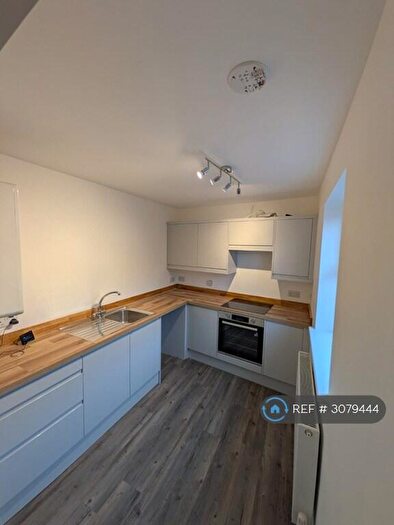 3 Bedroom Maisonette To Rent In York Road, Salisbury, SP2