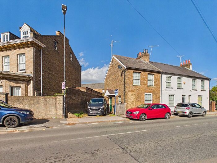2 Bedroom End Of Terrace House For Sale In Langley Road, Langley, Berkshire, SL3