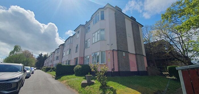 2 Bedroom Flat To Rent In Chinbrook Road, London, SE12