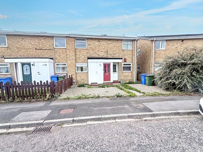 2 Bedroom Flat For Sale In Lindsey Close, Cramlington, NE23