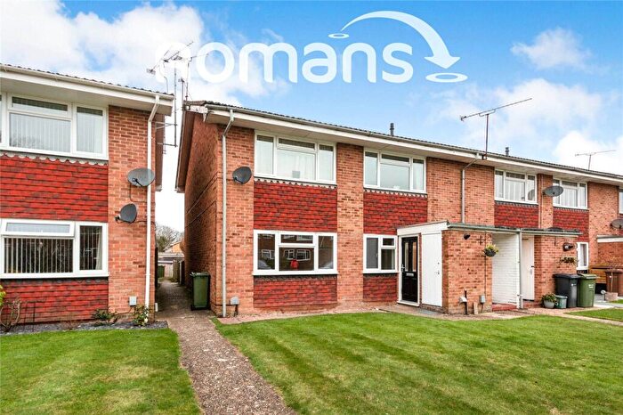 2 Bedroom Maisonette For Sale In Ellison Way, Tongham, Farnham, GU10
