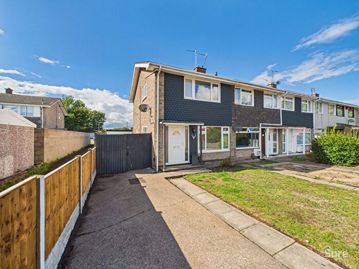 3 Bedroom End Of Terrace House To Rent In Rugby Close, Burton-On-Trent, DE14