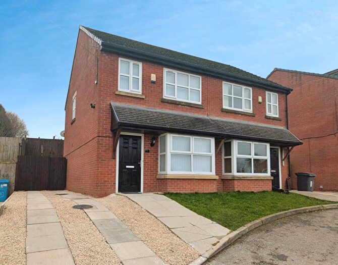 3 Bedroom Semi-Detached House For Sale In Craven Street, Oldham, OL1