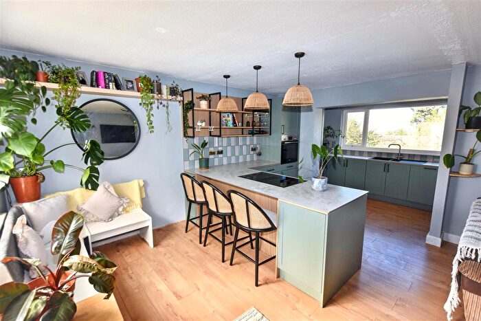 3 Bedroom Bungalow For Sale In Roseland Gardens, Redruth, TR15