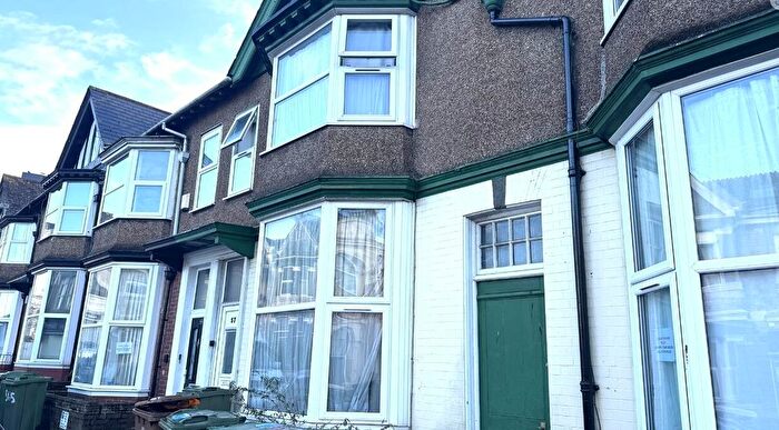 6 Bedroom Terraced House To Rent In North Road East, Plymouth, PL4