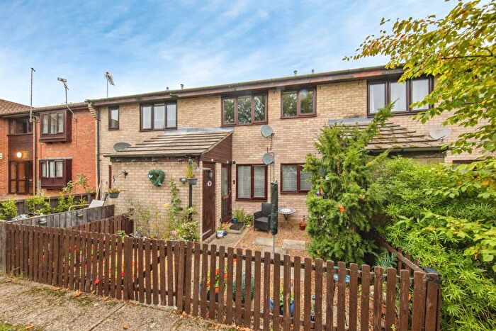 1 Bedroom Flat For Sale In Sioux Close, Highwoods, Colchester, CO4