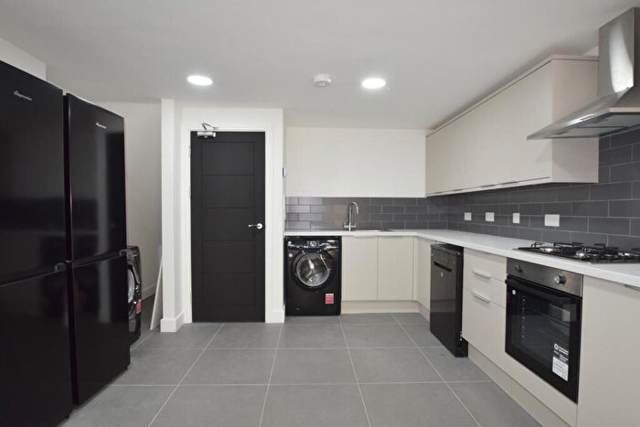 6 Bedroom House To Rent In Rhymney Street, Cathays, CF24