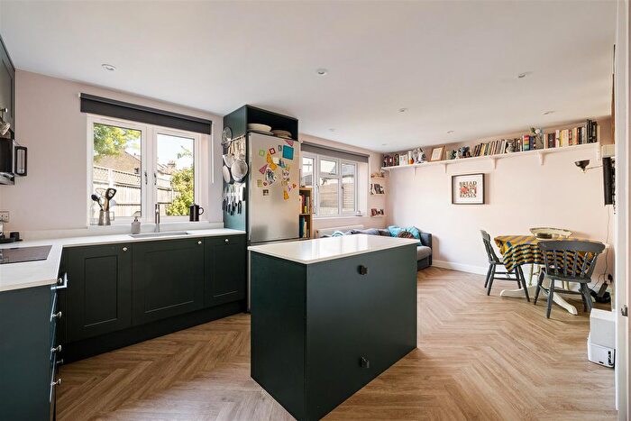 2 Bedroom Flat For Sale In Dames Road, London, E7