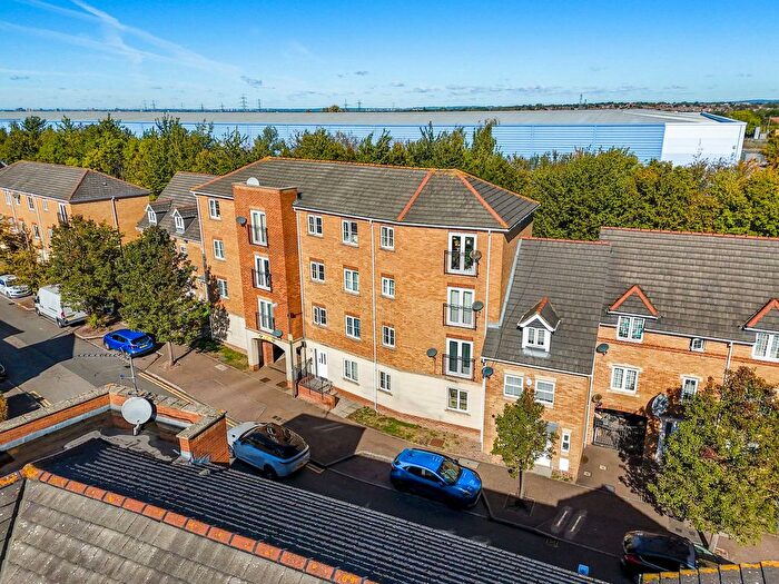 2 Bedroom Flat For Sale In Windermere Avenue, Purfleet, RM19