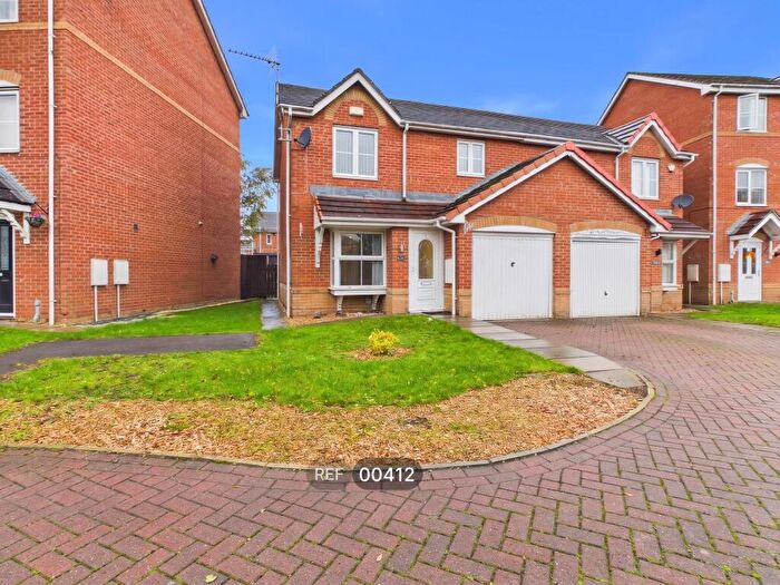 3 Bedroom Semi-Detached House To Rent In Templewaters, Kingswood, Hull, HU7