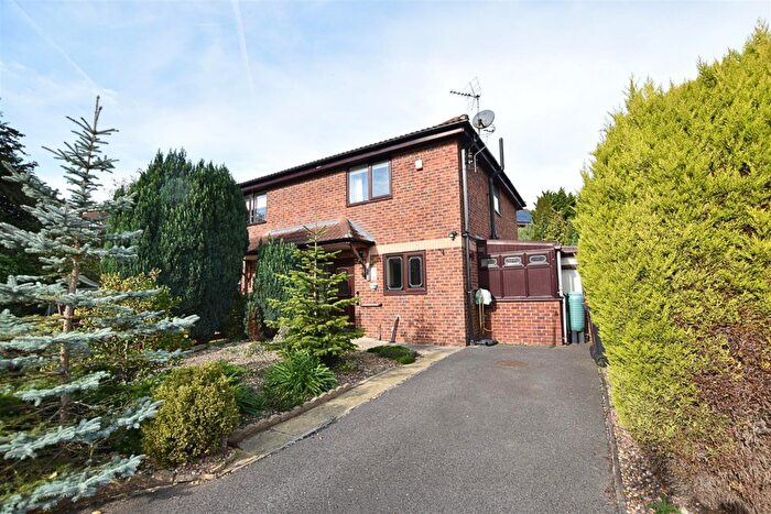 2 Bedroom Semi-Detached House For Sale In Downing Close, Grimsby, DN34