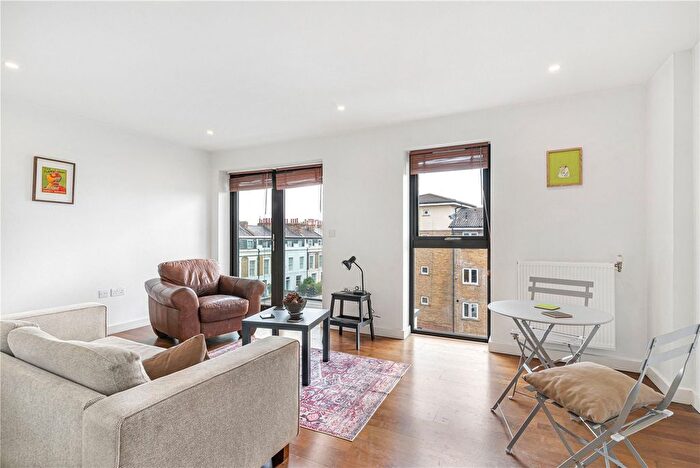 1 Bedroom Flat For Sale In Richmond Road, London, E8