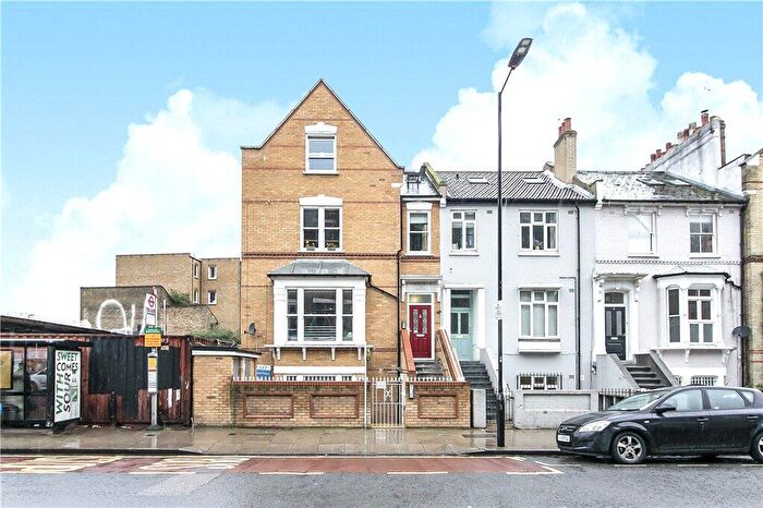1 Bedroom Apartment For Sale In St. Mark's Rise, London, E8