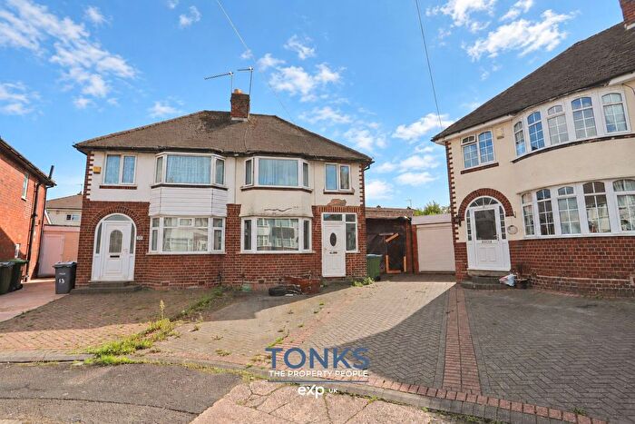 3 Bedroom Semi-Detached House For Sale In Petersfield Drive, Rowley Regis, B65