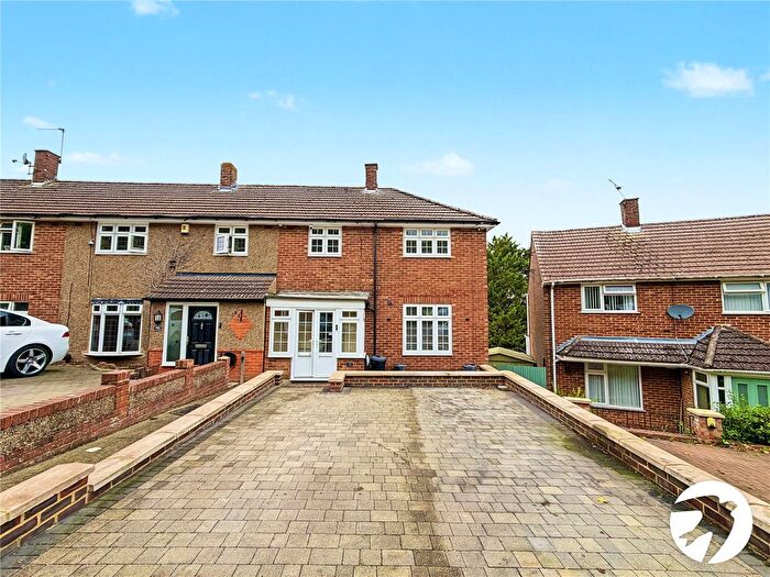 2 Bedroom End Of Terrace House For Sale In Binnacle Road, Rochester, Kent, ME1