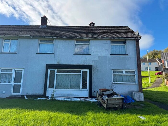 3 Bedroom End Of Terrace House For Sale In Dan-y-Cribyn, Ynysybwl, Pontypridd, CF37