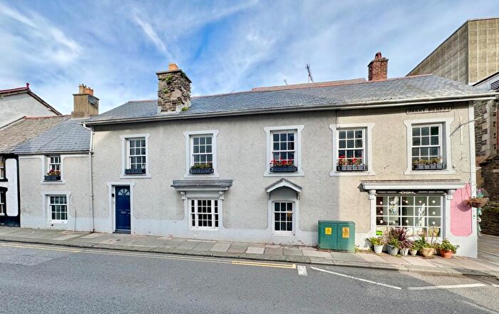 4 Bedroom Terraced House For Sale In Berry Street, Conwy, LL32