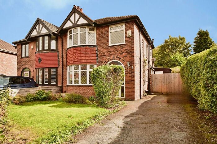 3 Bedroom Semi-Detached House For Sale In St. Georges Crescent, Timperley, Altrincham, WA15