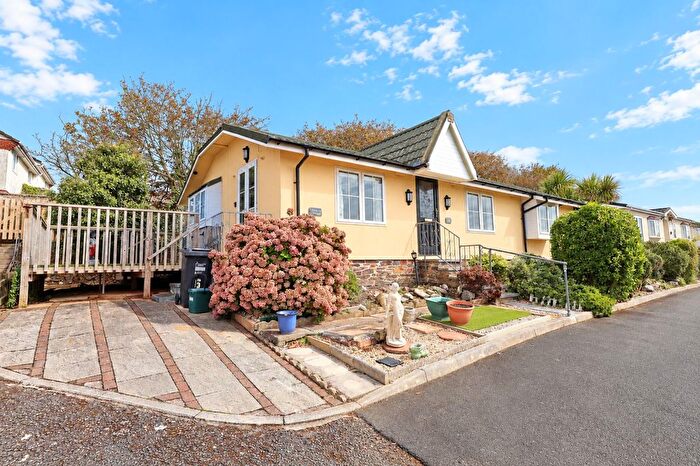2 Bedroom Mobile/park Home For Sale In Holt Crescent, Tregunnel Park, TR7