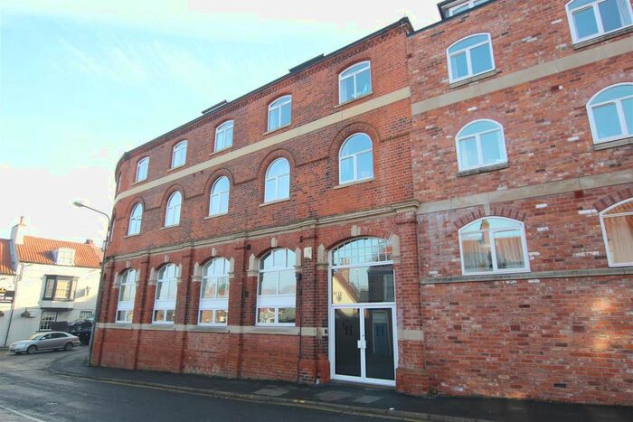 2 Bedroom Flat For Sale In Brigg Road, Barton-Upon-Humber, DN18