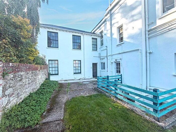 1 Bedroom Flat To Rent In West Street, Ryde, PO33