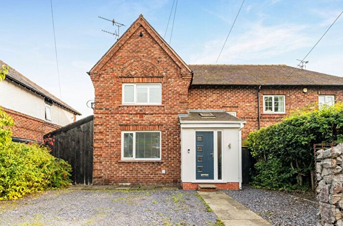 3 Bedroom Semi-Detached House For Sale In Appleyards Lane, Handbridge, Chester, CH4