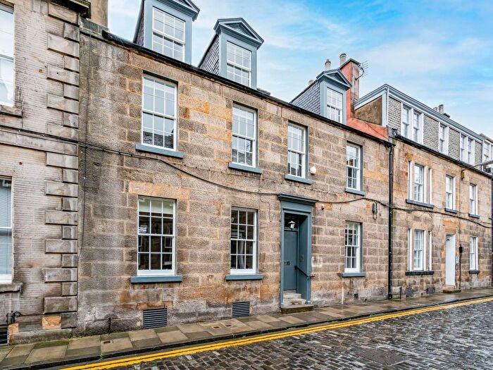 2 Bedroom Flat To Rent In Young Street, City Centre, Edinburgh, EH2