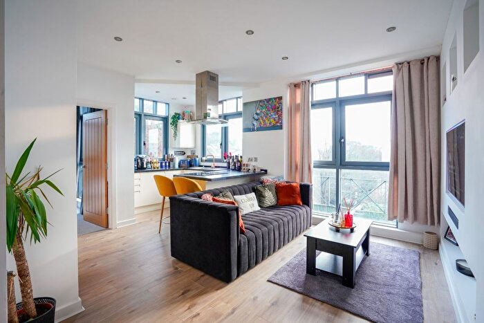1 Bedroom Flat To Rent In Normandy House, Hemel Hempstead, HP2