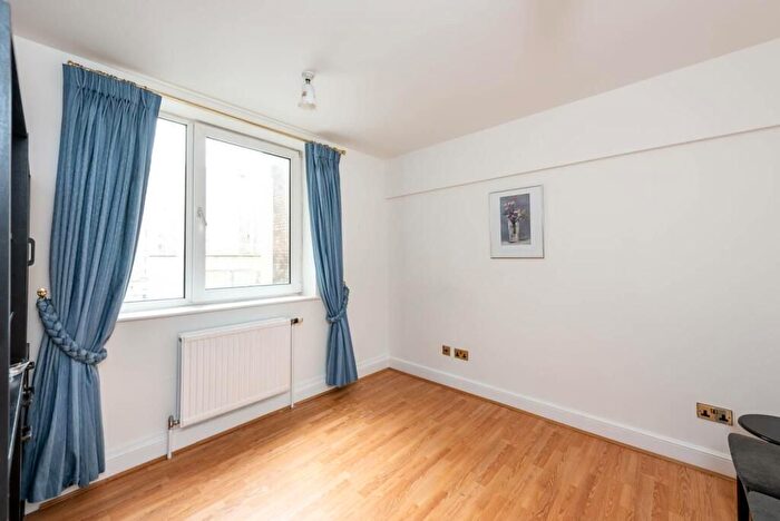 3 Bedroom Flat To Rent In Tottenham, London, N15