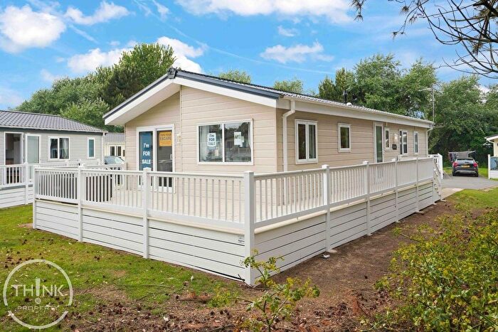 3 Bedroom Park Home For Sale In Coast Road, Corton, Lowestoft, NR32
