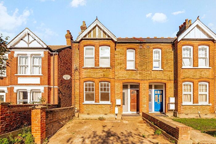 2 Bedroom Flat For Sale In Lawrence Road, Ealing, W5