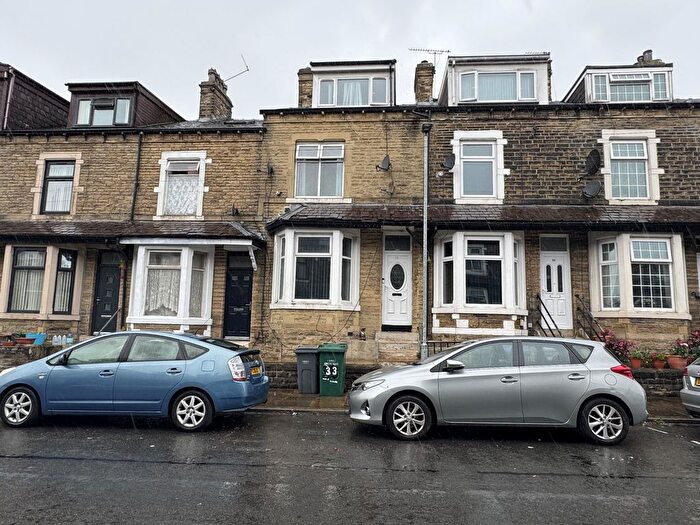 4 Bedroom Terraced House For Sale In Nearcliffe Road, Bradford, BD9