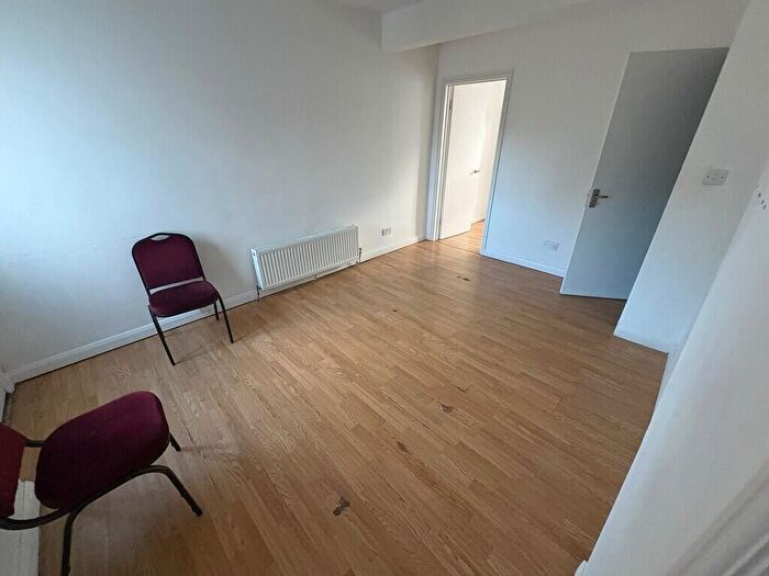 4 Bedroom Flat To Rent In Eastfield Road, Burnham, Slough, SL1