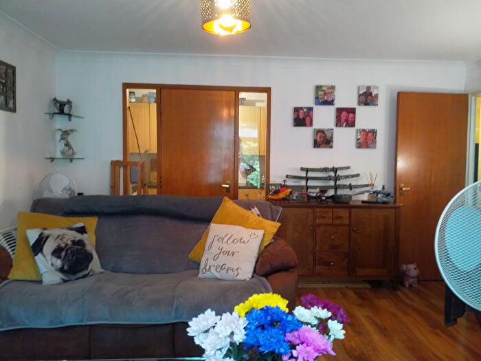 1 Bedroom Flat To Rent In Kingswood Drive, Sutton, SM2