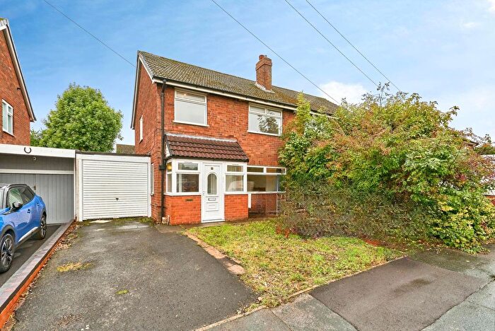3 Bedroom Semi-Detached House For Sale In Riding Way, Willenhall, West Midlands, WV12
