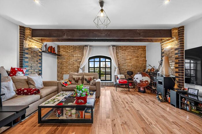 2 Bedroom Flat For Sale In Millennium Drive, Cubitt Town, E14