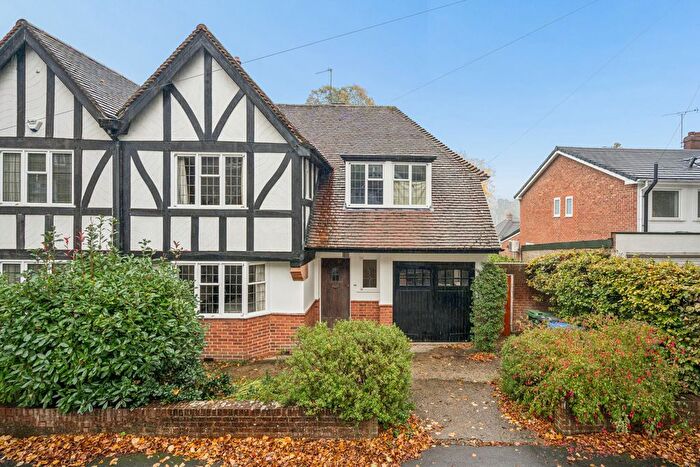 4 Bedroom Semi-Detached House For Sale In Laburnham Road, Maidenhead, SL6