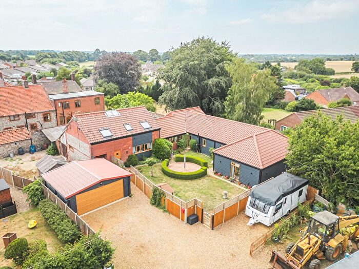 6 Bedroom Barn Conversion For Sale In Chapel Road, Trunch, North Walsham, NR28