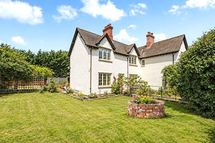 3 Bedroom Semi-Detached House For Sale In Blacksmiths Lane, Dumbleton, Worcestershire, WR11