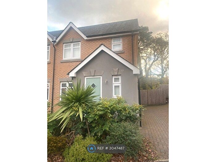 3 Bedroom Semi-Detached House To Rent In Plas Y Coed, Bangor, LL57